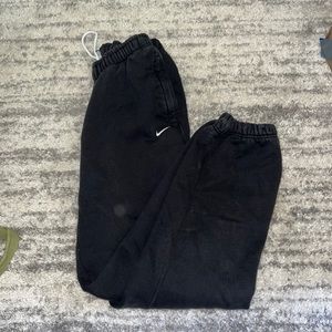 Black Nike sweatpants (M)